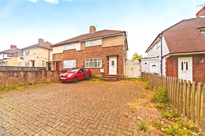 3 Bedroom House For Sale In Parkway, New Addington, Croydon, CR0