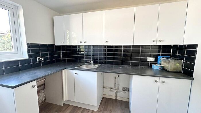 2 Bedroom Flat To Rent In Alexandra Court, Alexandra Road, Southend-on-Sea, SS1