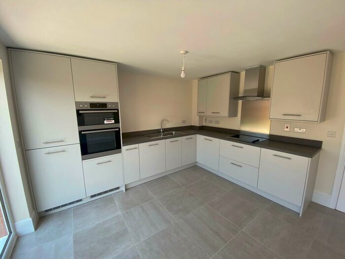 4 Bedroom House To Rent In Gilder Way, Ledsham Village, CH66
