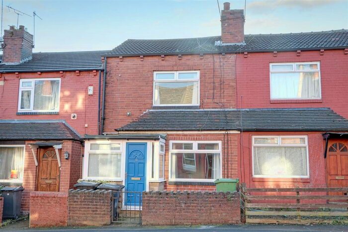 2 Bedroom Property To Rent In Aviary Grove, Armley, Leeds LS12