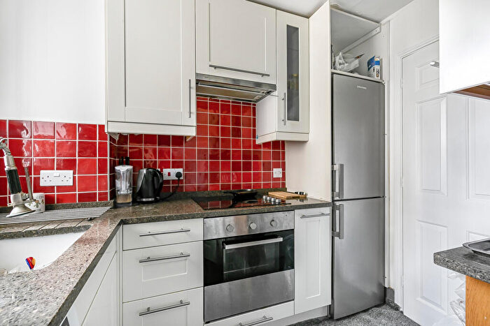 1 Bedroom Apartment To Rent In Lucas Gardens, East Finchley, London, N2