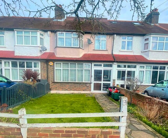 4 Bedroom Terraced House To Rent In Aviemore Way, Beckenham, BR3