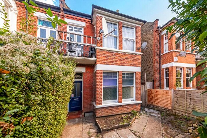 Studio For Sale In Rosendale Road, Herne Hill, London, SE24