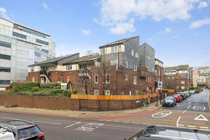 1 Bedroom Flat To Rent In East Smithfield, London, London, E1W