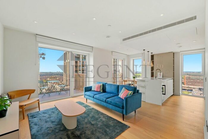 2 Bedroom Flat To Rent In Parkside Apartments, Cascade Way, W12
