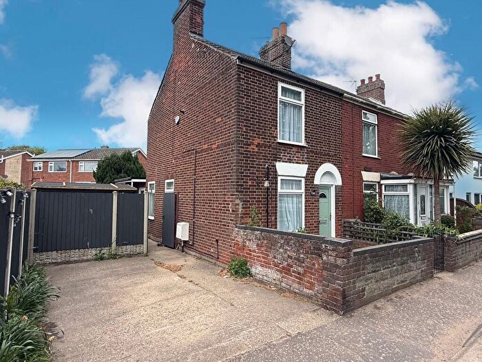 3 Bedroom End Of Terrace House To Rent In Beccles Road, Bradwell, NR31