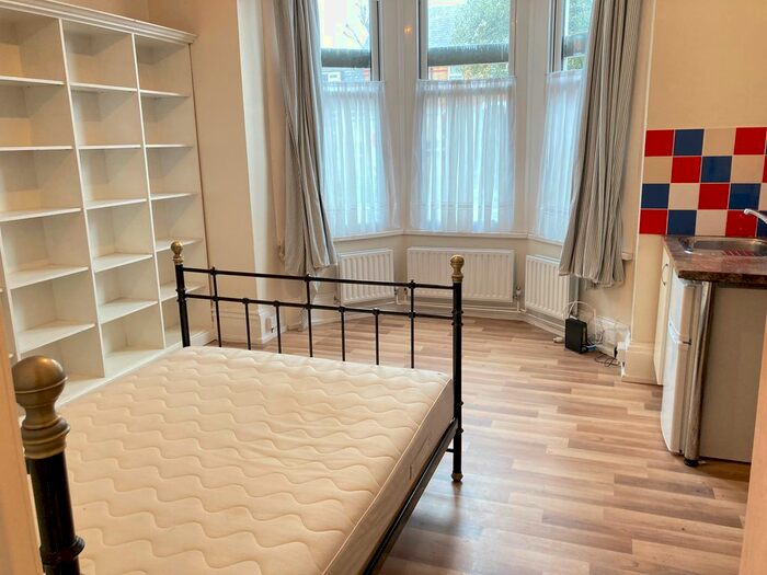 Studio To Rent In Off Haven Green West Side, Ealing Broadway West, W5