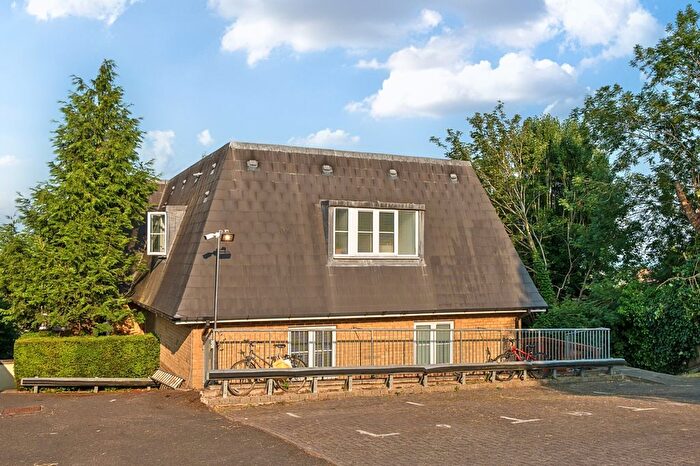 2 Bedroom Flat To Rent In Manor Way, London, SE23