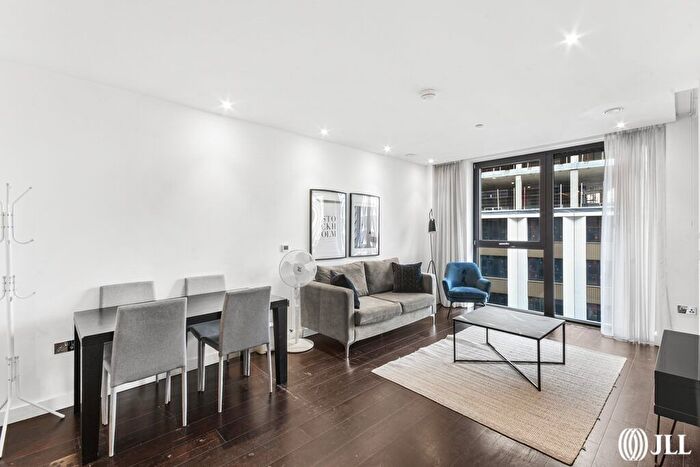 2 Bedroom Flat To Rent In Charles Clowes Walk, London, SW11