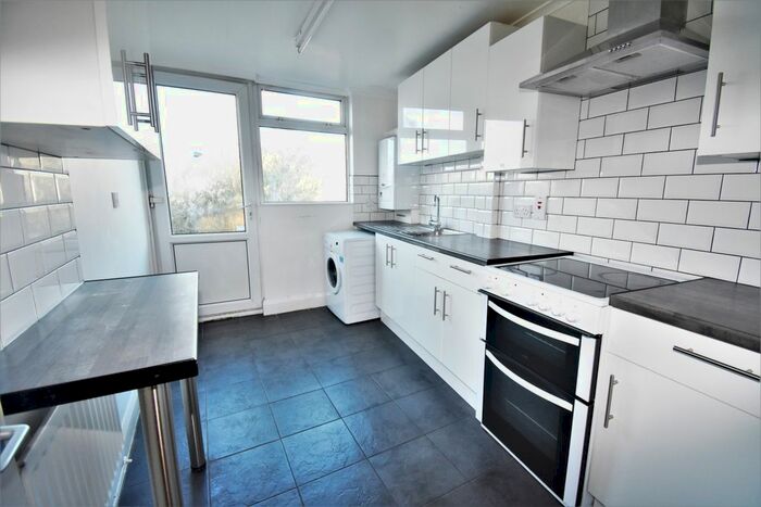 4 Bedroom Flat To Rent In Eltham High Street, London, SE9