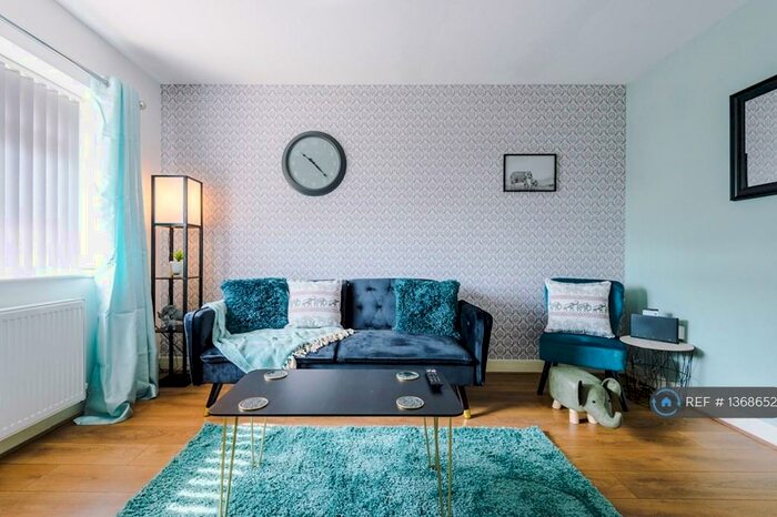 4 Bedroom Semi-Detached House To Rent In Thompson Street, Manchester, M40