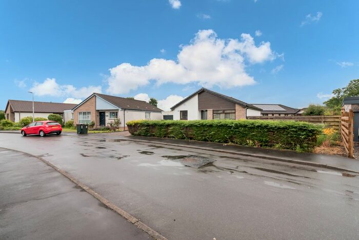 3 Bedroom Bungalow To Rent In Tay Avenue, Comrie, PH6