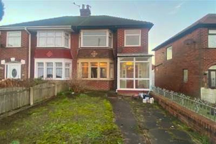 3 Bedroom House To Rent In Rivington Avenue, FY2