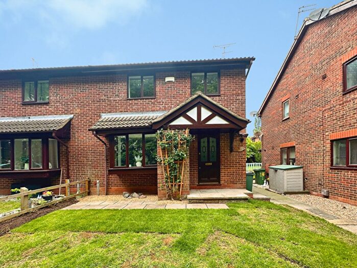 2 Bedroom Town House For Sale In Oaks Court, Narborough, LE19