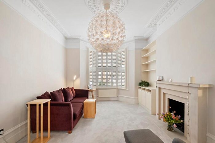 1 Bedroom Flat To Rent In Algernon Road, Queens Park, NW6