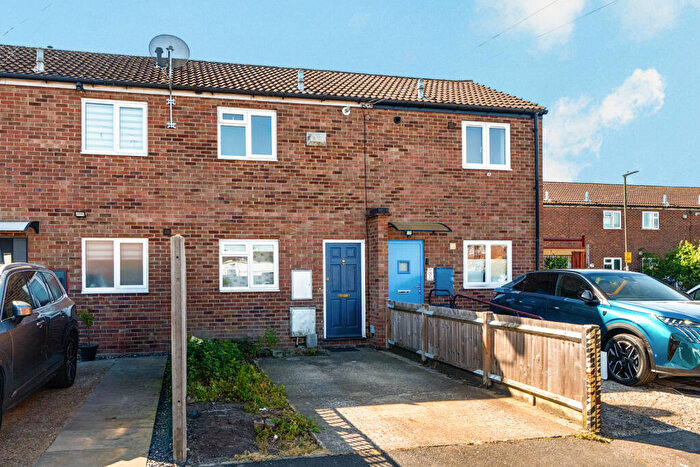 1 Bedroom Terraced House For Sale In Sycamore Gardens, Mitcham, CR4