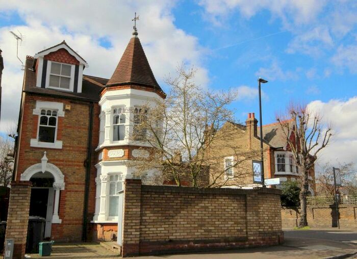 2 Bedroom Flat To Rent In Drayton Green, London, W13