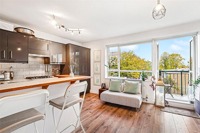 1 Bedroom Flat For Sale In Weydown Close, Southfields Road, London, SW19