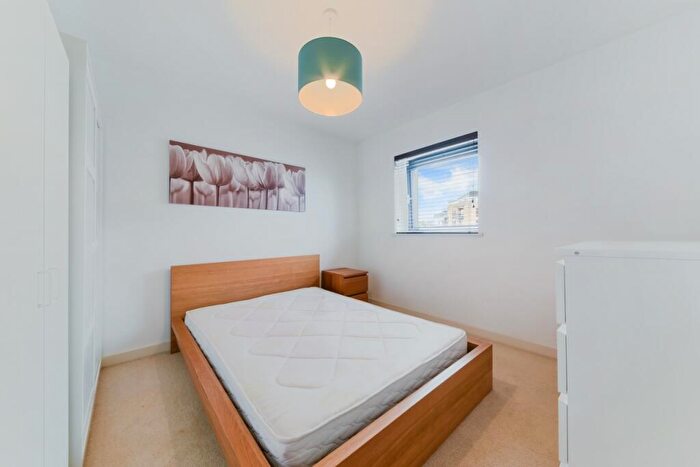 1 Bedroom Flat To Rent In Hallsville Road, Canning Town, London, E16