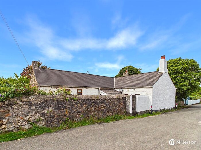 3 Bedroom Property For Sale In Maynes Row, Tuckingmill, Camborne, TR14