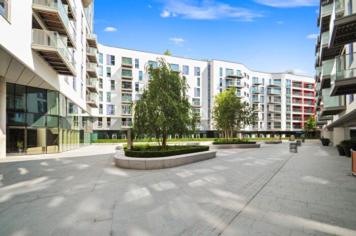 2 Bedroom Apartment To Rent In Waterhouse Apartments, Saffron Central Square, Croydon, CR0
