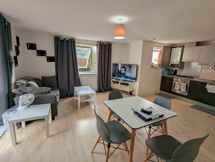 2 Bedroom Apartment To Rent In Great Colmore Street, Birmingham, B15