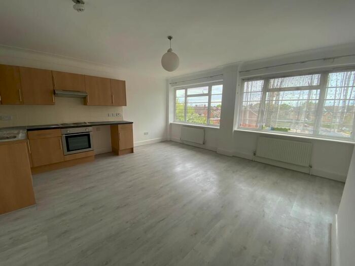 1 Bedroom Flat To Rent In Bramley Road, Southgate, N14