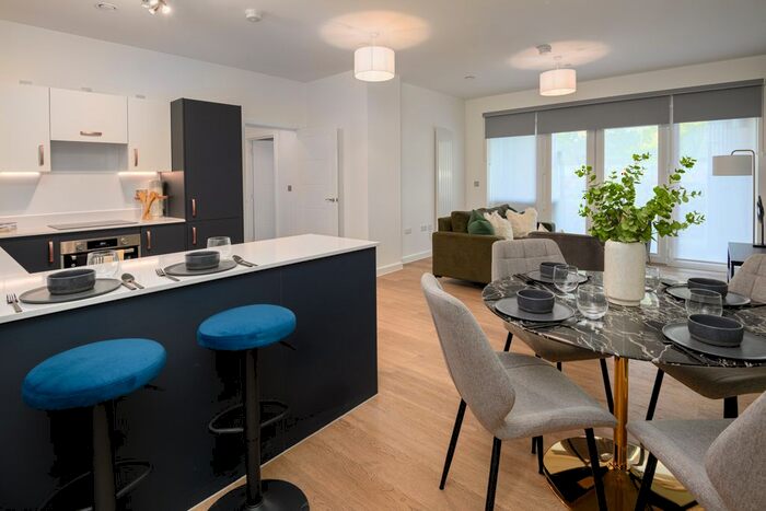 2 Bedroom Flat To Rent In Station Avenue, Walton-On-Thames, KT12