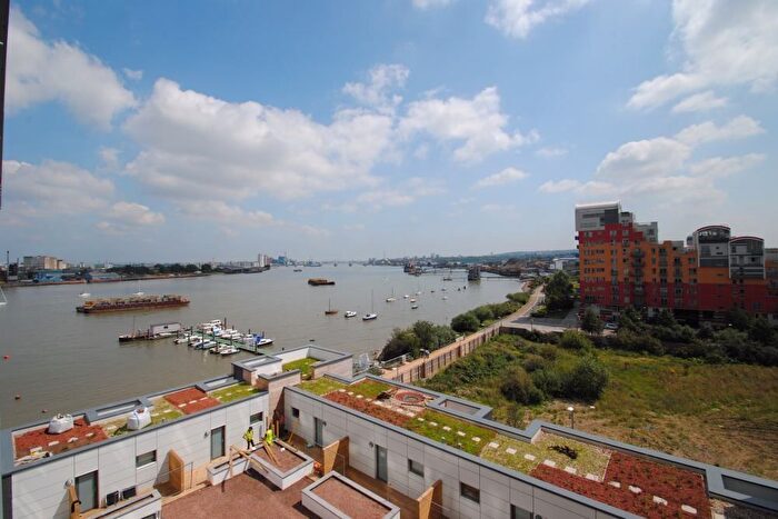 1 Bedroom Flat To Rent In Barge Walk, Greenwich, London, SE10