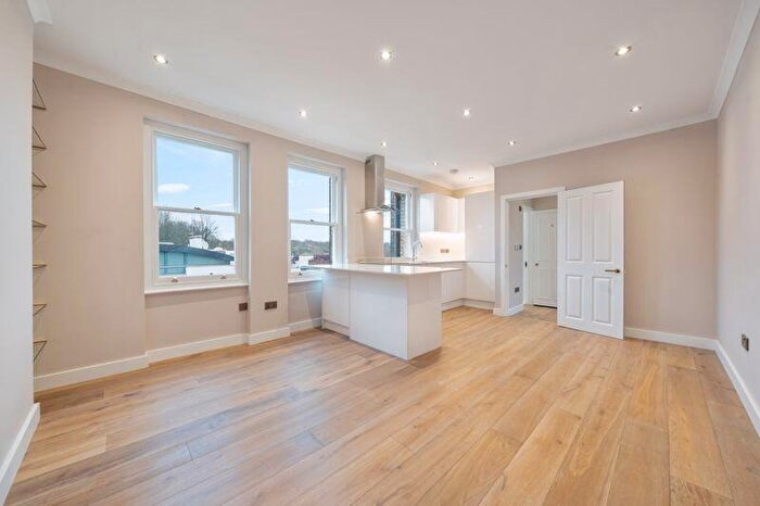 2 Bedroom Flat To Rent In Denning Road, Hampstead, London, NW3