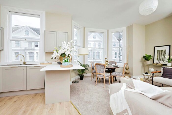 2 Bedroom Flat To Rent In Burlington Place, Eastbourne, BN21