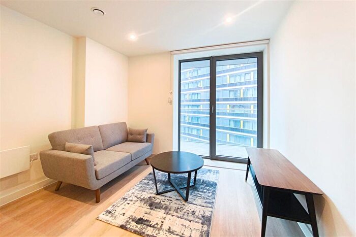 Apartment To Rent In Laurence Place, New Kings Head Yard, M3