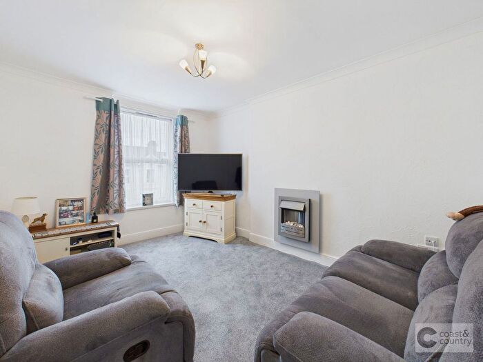 2 Bedroom Flat For Sale In Forest Road, Torquay, TQ1