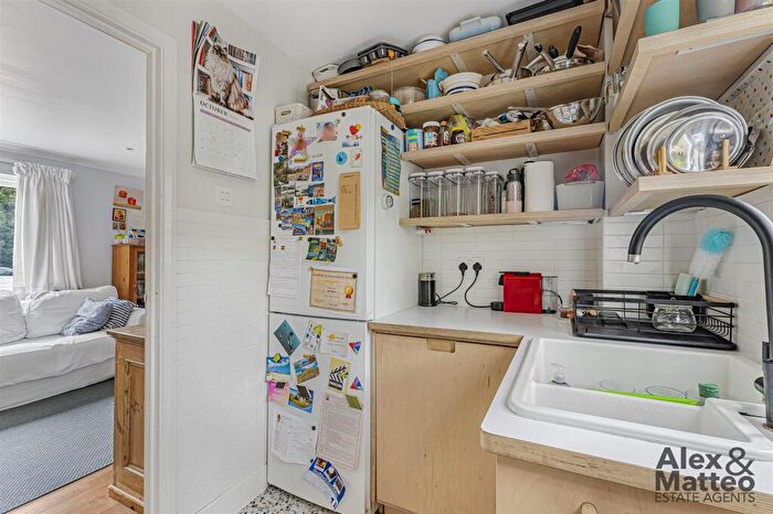 2 Bedroom Flat For Sale In Somerford Way, Canada Water, SE16
