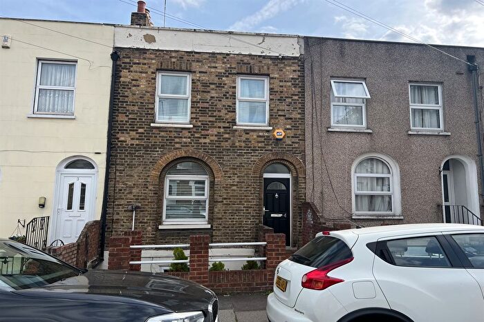 3 Bedroom Terraced House To Rent In Wellington Street, Gravesend, DA12