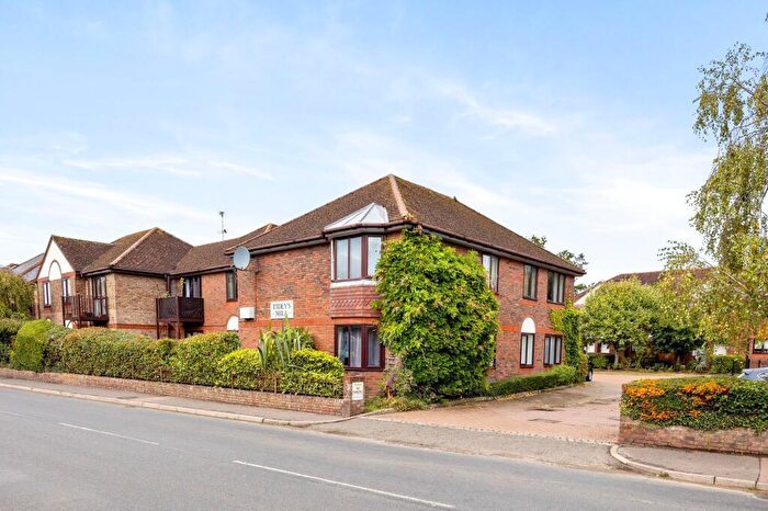 2 Bedroom Flat For Sale In Tideys Mill, Partridge Green, RH13