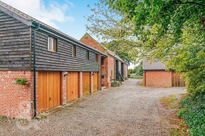 4 Bedroom Barn Conversion For Sale In The Green, Freethorpe, Norwich, NR13