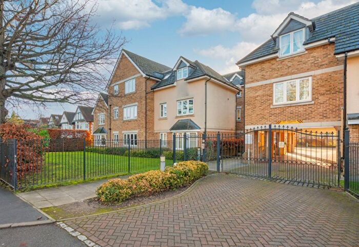 2 Bedroom Flat For Sale In Charter House, - Church Road, Addlestone, Surrey, KT15