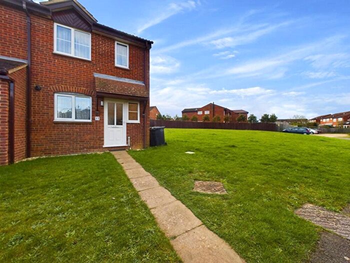 2 Bedroom End Of Terrace House To Rent In Pelham Road, Thame, Oxfordshire, OX9