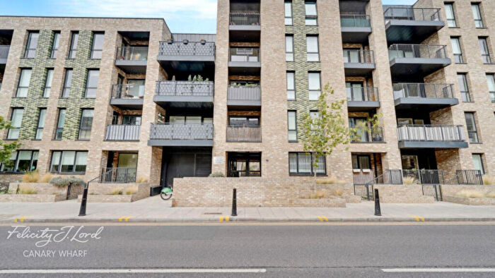 2 Bedroom Apartment For Sale In Bute House, Westferry Road, London, E14