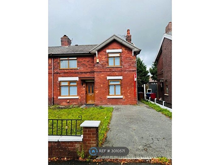 4 Bedroom Semi-Detached House To Rent In Hector Road, Darwen, BB3