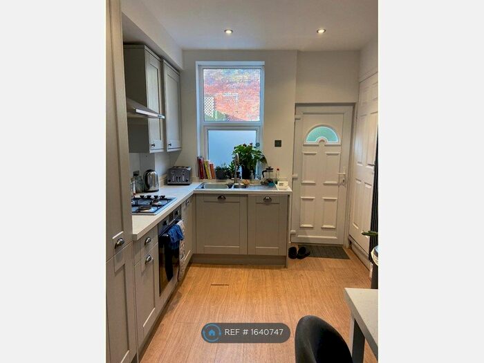 2 Bedroom End Of Terrace House To Rent In Tennyson Road, Sheffield, S6