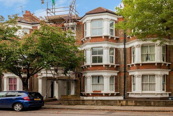 2 Bedroom Flat To Rent In College Place, Camden, NW1