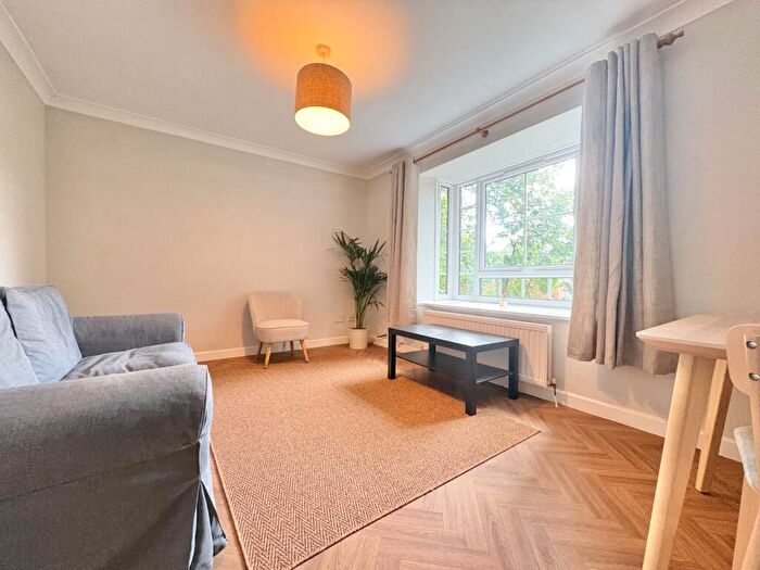 2 Bedroom Flat To Rent In Berkeley Court, Kelso Street, Hyde Park, Leeds, LS2