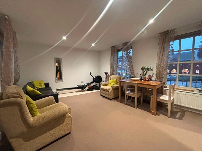 2 Bedroom Flat To Rent In Albion Street, Birmingham, B1