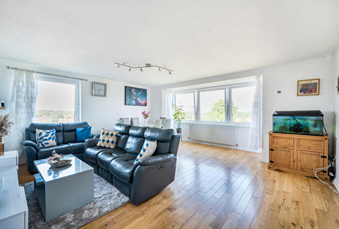 2 Bedroom Apartment For Sale In North Street, Carshalton, SM5