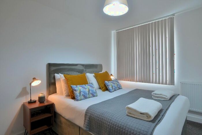 2 Bedroom Apartment To Rent In Pershore Street, Birmingham, B5