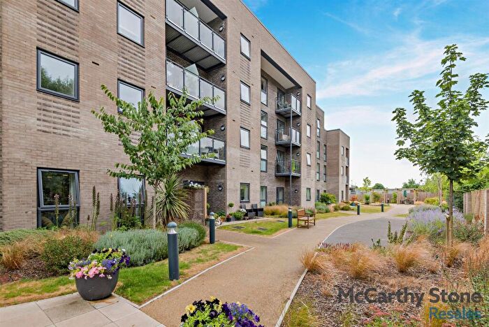 2 Bedroom Apartment For Sale In Gilbert Place, Lowry Way, Swindon, WIltshire, SN3