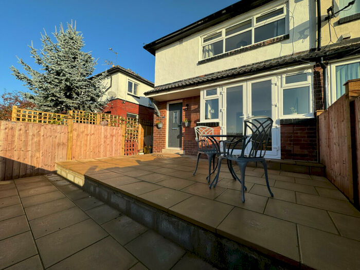 3 Bedroom Semi-Detached House To Rent In Kirkstall Road, Leeds, LS4