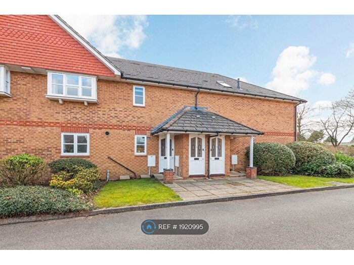 2 Bedroom Flat To Rent In Radley Court, Abingdon, OX14